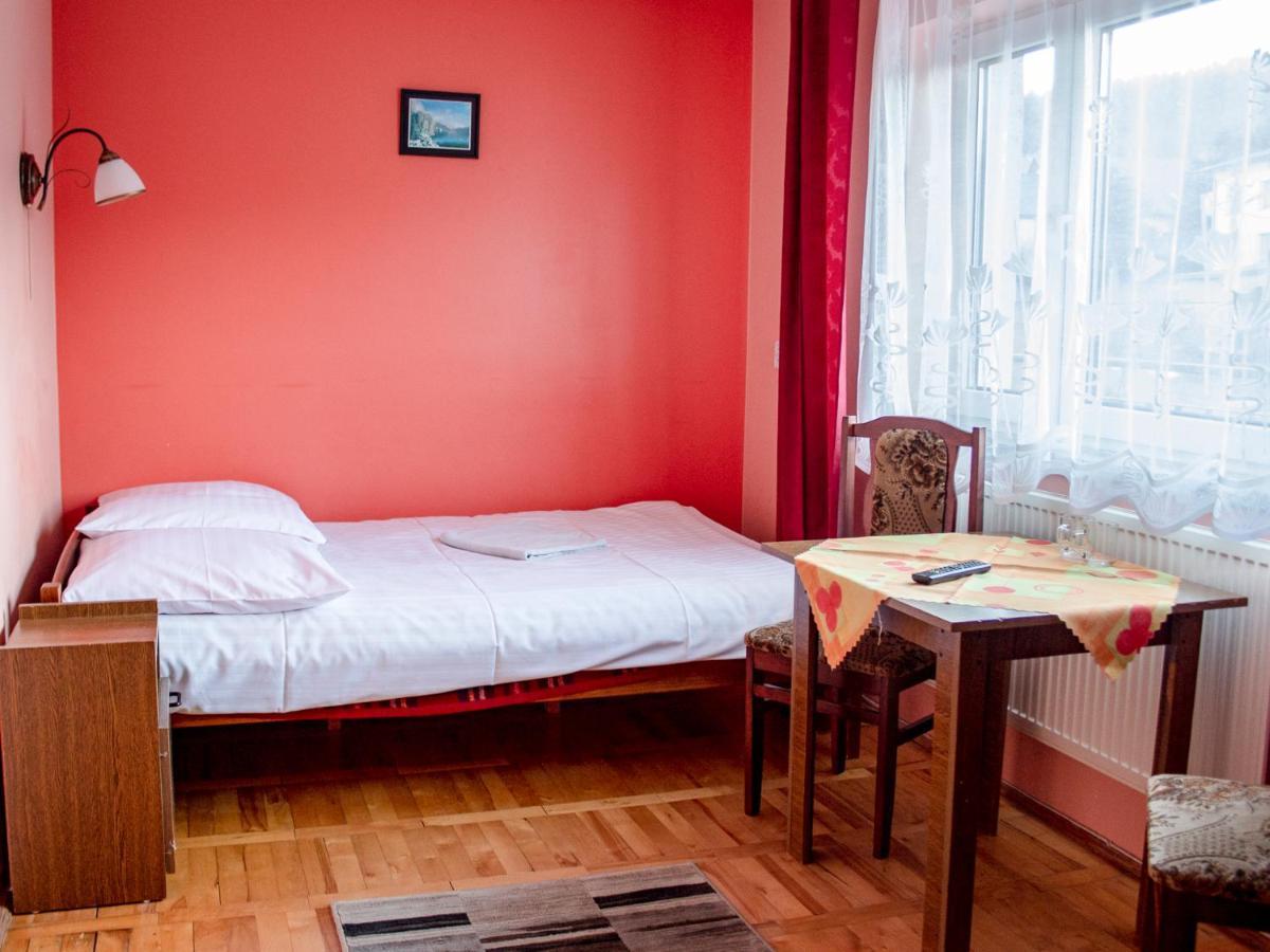 Zajazd Zacisze Rymanów-Zdrój Exteriör bild